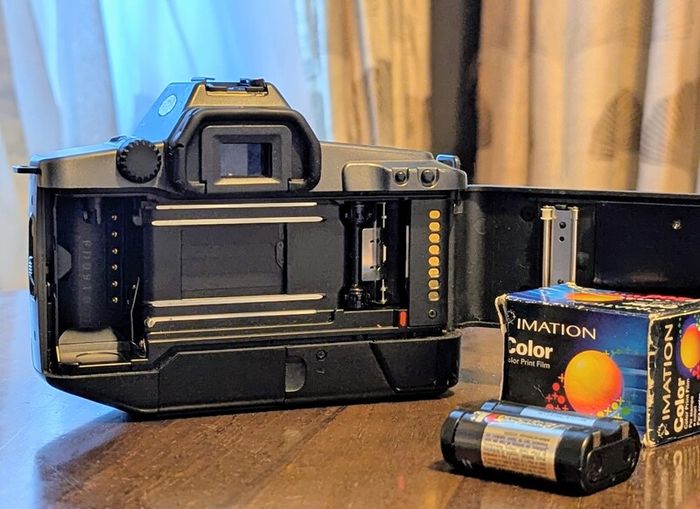 Canon EOS 600 35mm Film Camera (not 620 / 650)