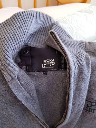 Jack & Jones Zip Up - Size S
