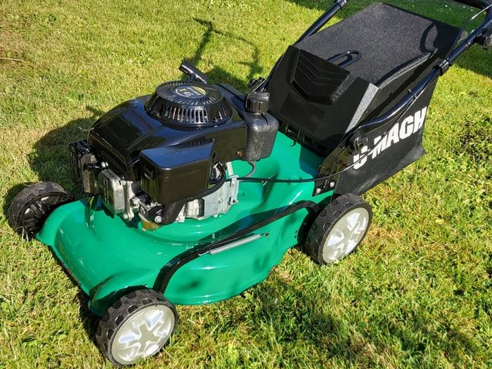 lawnmower petrol with grassbox