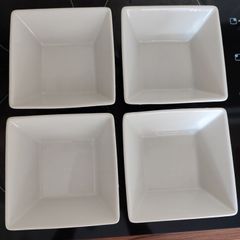 Set of 4 square bowls