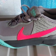 Shoes nike Team HUSTLE D10,UK 4 New!