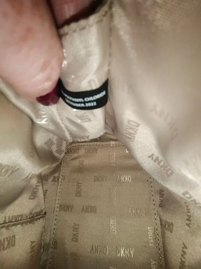 DKNY White and gold shoulder bag new