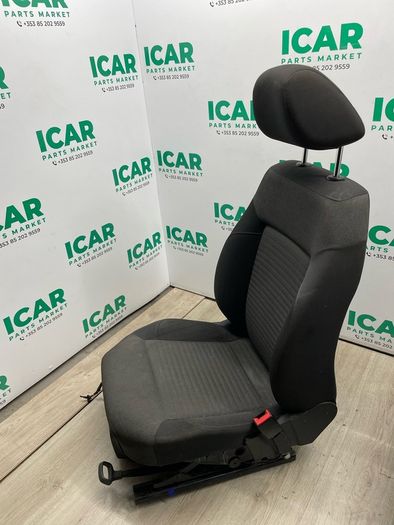 2011 Volkswagen Polo Front Seats