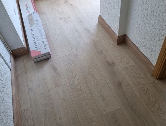 Floor fitter laminate  installed