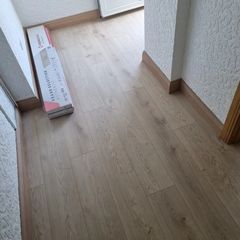 Floor fitter laminate  installed