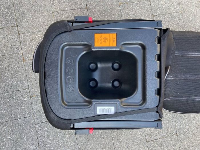 Booster child carseat (Isofix)