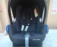 Maxi Cosi baby car seat