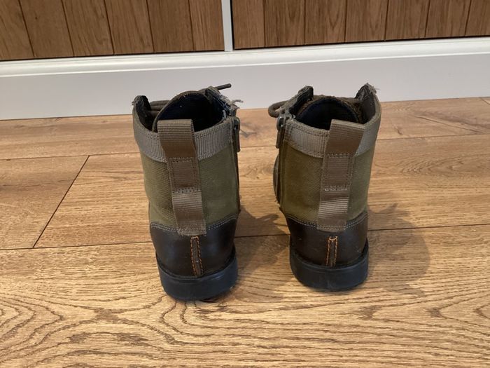 Boots Clarks size 12 or EU30