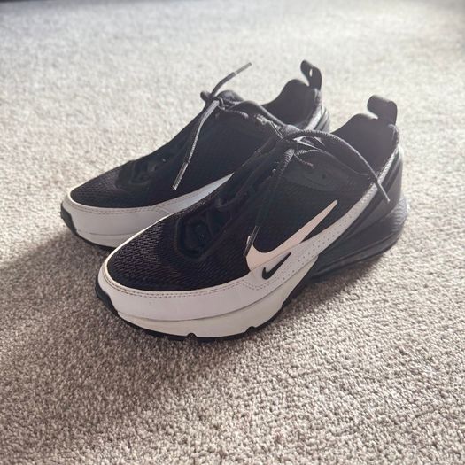 Nike Air Max Pulse sneakers Size 3.5