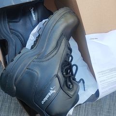 Safety boots