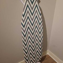 iron board as per picture, good condition