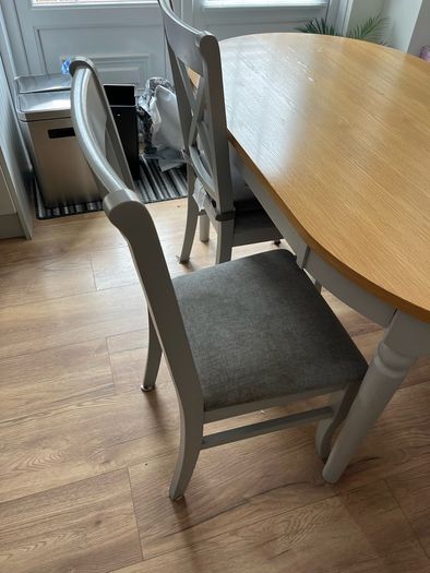 Table & 6 Chairs
