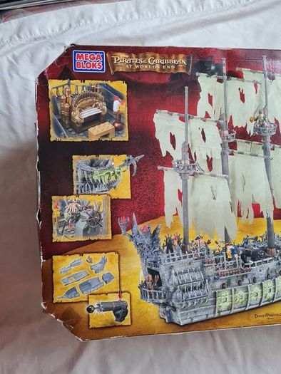 Vintage 2006 mega blocks pirates of the Caribbean At world end 1067 Flying Dutchman Brand new sealed