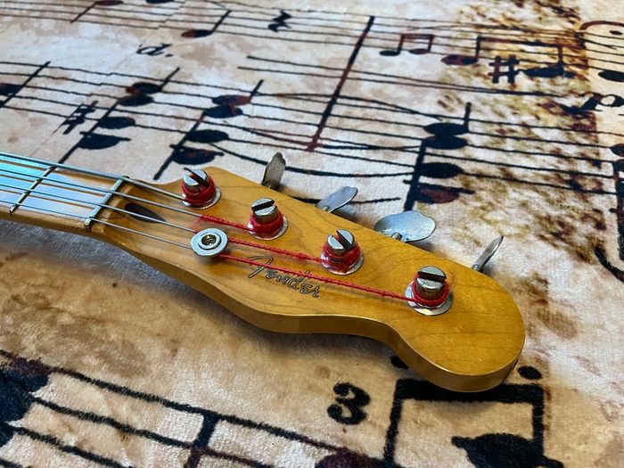 Precision Bass 1951 Replica