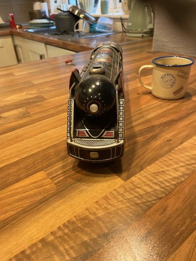 Vintage silver streak tin toy train great condition