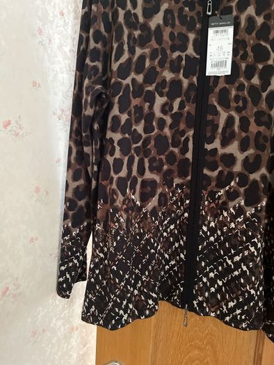 Unworn New Betty Barclay Size 18 Cardigan/jacket with zip up front