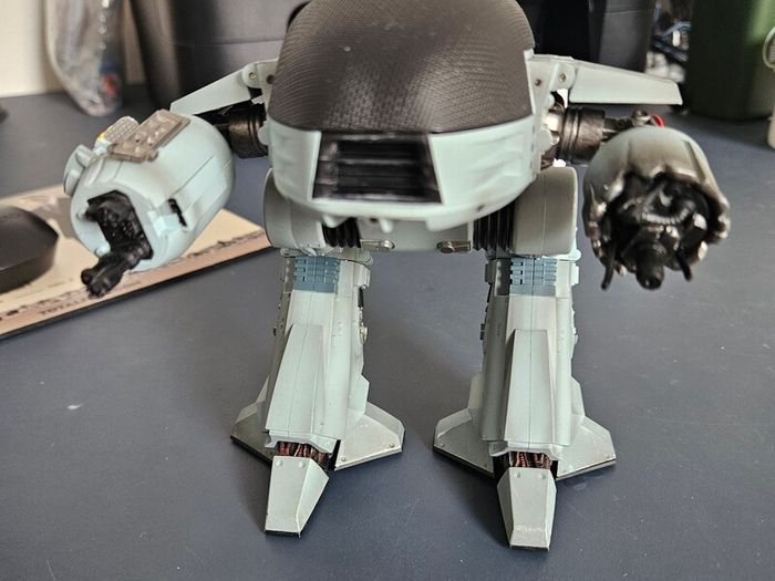 Hiya Toys RoboCop ED-209 1/18 scale figure
