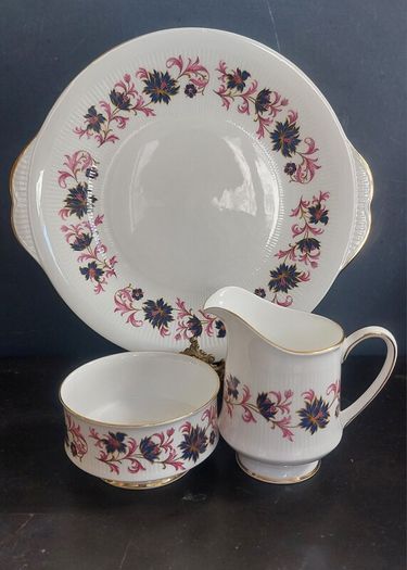 Fabulous Vintage China Tea for Four Teaset, by the Quality Maker Paragon Fine Bone China in the Stylish "Michelle" Pattern