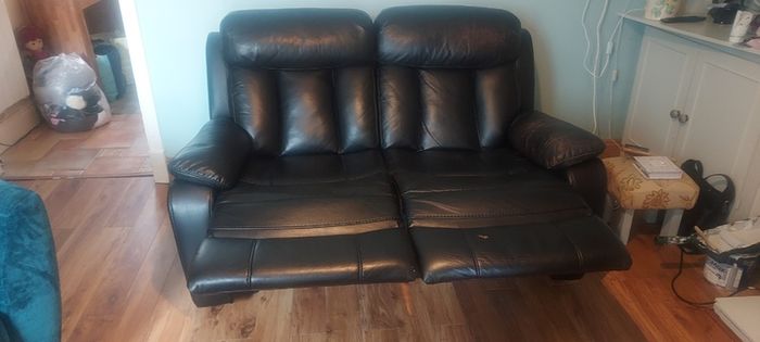 2 seater leather recliner