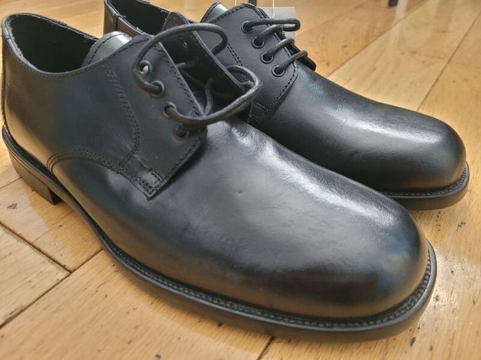 Leather shoes