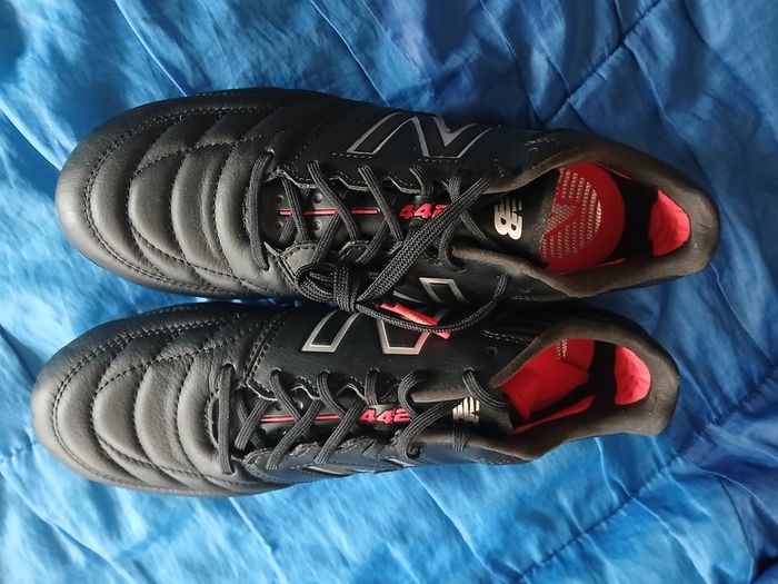 442 V2 Pro SG football boots size 8.5 EU 42 1/2