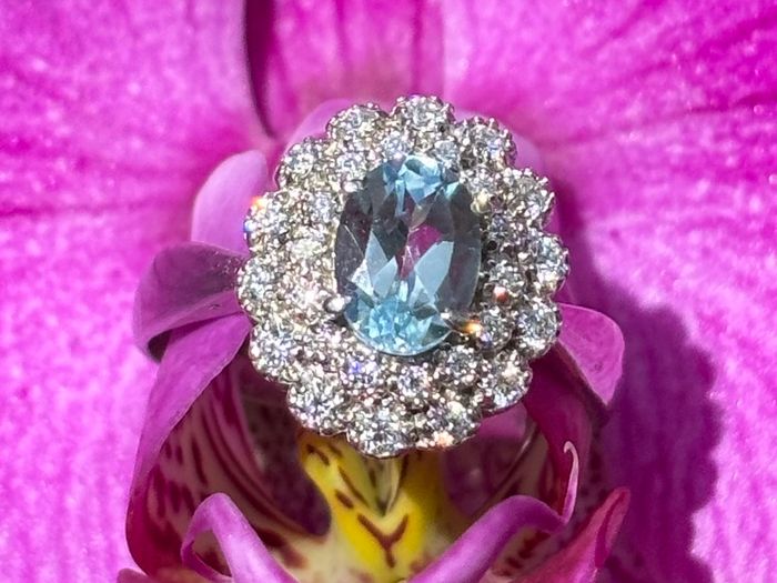 Vintage Aquamarine and Diamond 18ct Gold Cluster Ring
