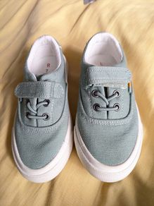 Green toddler runners