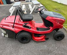 Tractor lawnmower