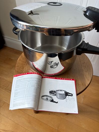 Fissler Vitaquick stainless steel pressure cooker New