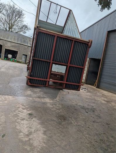 14x7.6 Armstrong silage trailer