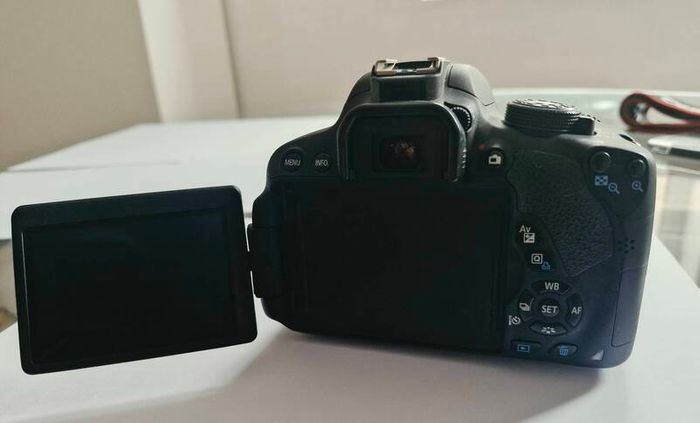 Canon 700D, lens & bag