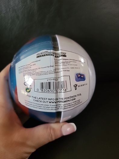 Pokemon tcg Pokeball tin