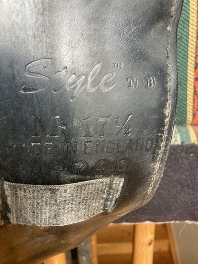 Dressage saddle
