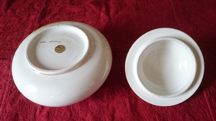 Vintage Pure Gold Gilt Italian Large Porcelain Tureen With Lid Made In Italy