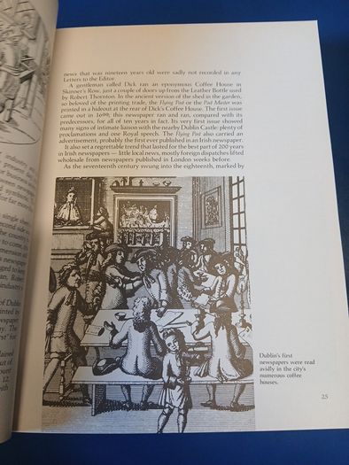 The Newspaper Book - Hugh Oram