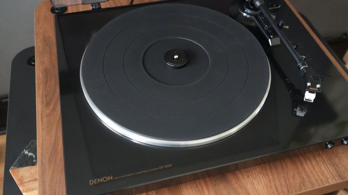 Denon DP-300F Fully Automatic Turntable, As New. Under Warranty and Accessories