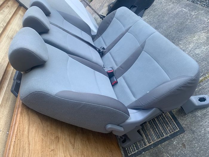 Hyundai i800 rear seats in VG condition