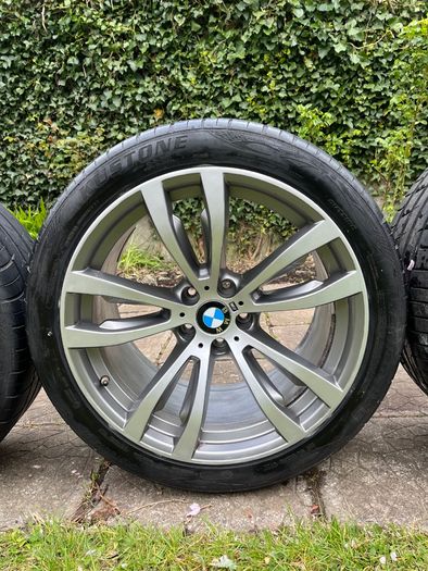 BMW X5 F15 Diamond Cut 20 inch wheels