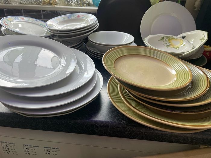 Dishes/plates