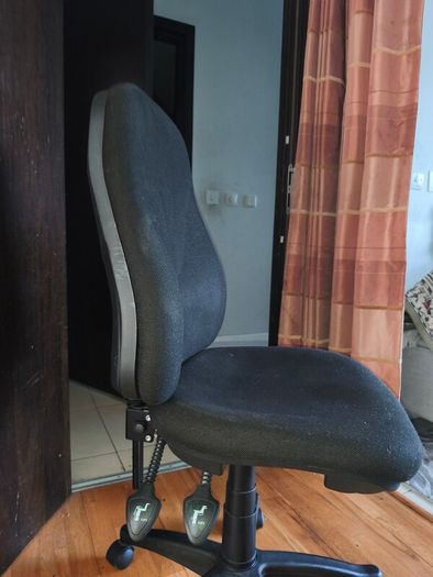office chair in  good working condition