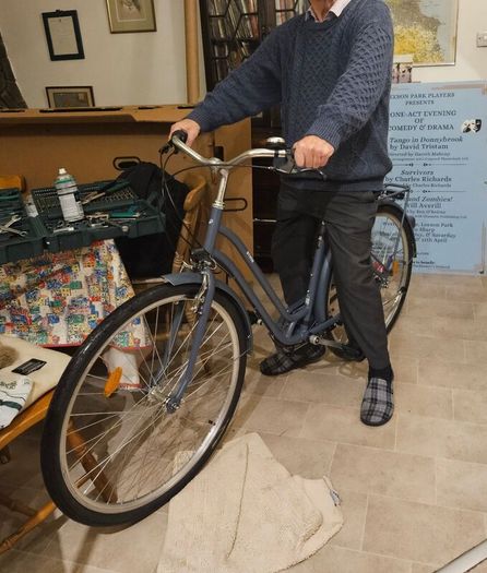 Almost new Decathlon Ladies/Teen Bike