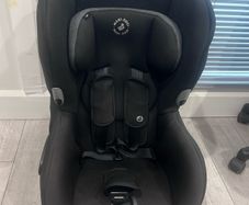 Maxi Cosi Axiss Swivel Car Seat  Excellent Condition