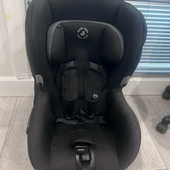 Maxi Cosi Axiss Swivel Car Seat  Excellent Condition