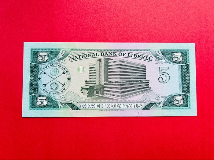 Liberia   5  Dollars  1989  Pick  19. ( Uncirculated )