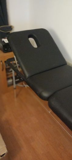 massage table