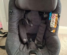Maxi Cosi AcissFix Plus car seat