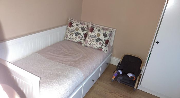 Bed DayBed Ikea Hemnes