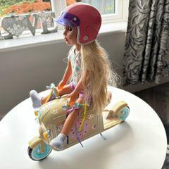 Glitter Girls - Donut delivery scooter