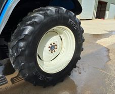 Front roller. 600/65 38 480/65 28 , row crop rims