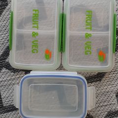 3 Lunch boxes